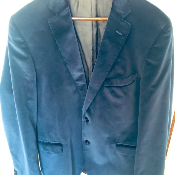 DO NOT BUY ANYTHIGN FROM @REN202020 HER SIZES ARE COMPLETELY LIES - Picture 2 of 9